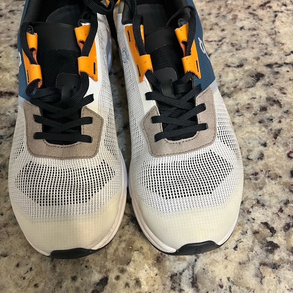 Womens 9.5 Distressed Cloudrift Breathable Running Jogging Walking Shoes - Picture 4 of 5